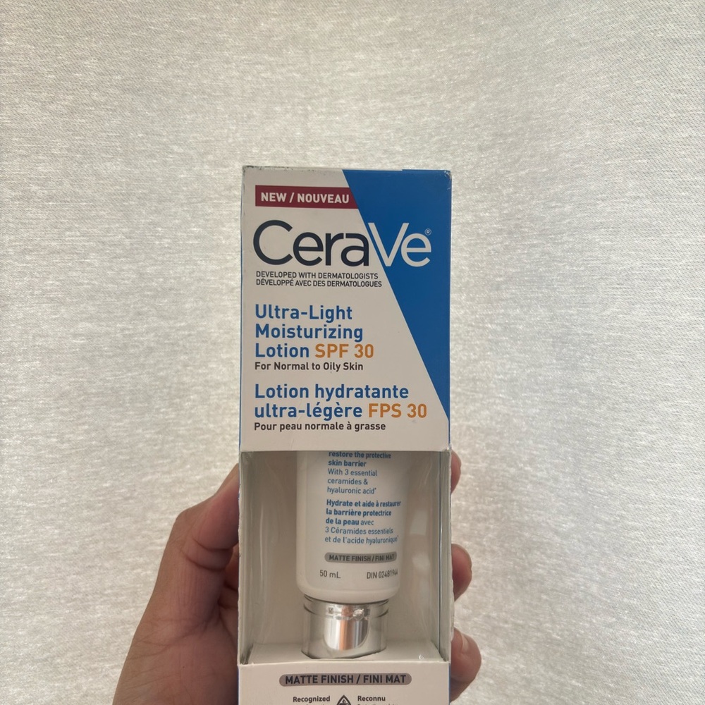 CeraveUltra-Light Moisturizing Lotion SPF 30 -